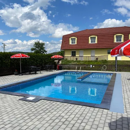 卡梅克旅馆 招待所 Kamyk nad Vltavou